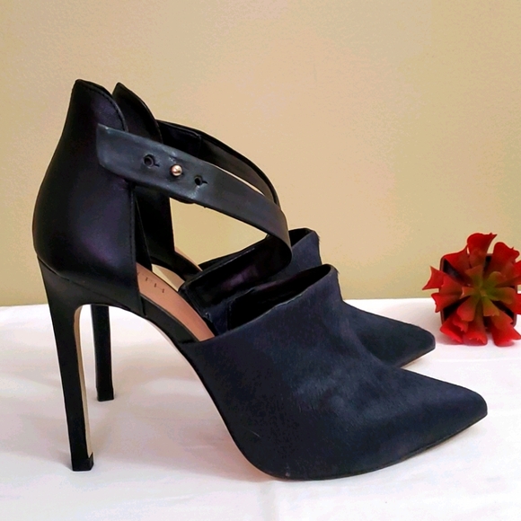 Firth Shoes - Firth | Leather and Fur Navy Pump